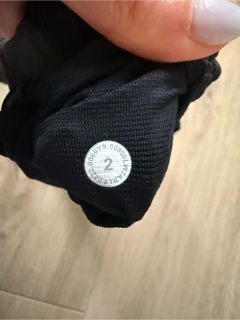 Lululemon hotty hot 2.5” size 2 - Picture 4 of 4